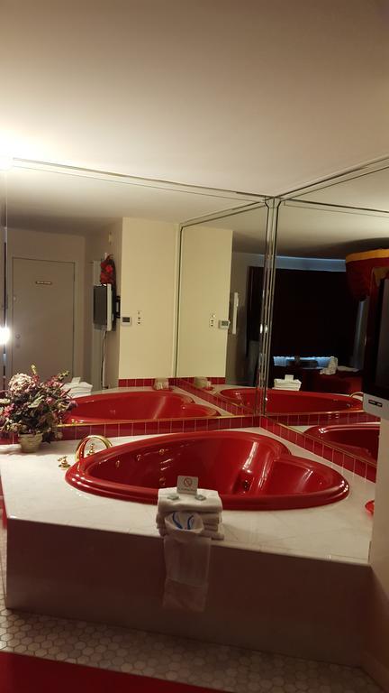 New Relax Inn Bridgeview Bilik gambar