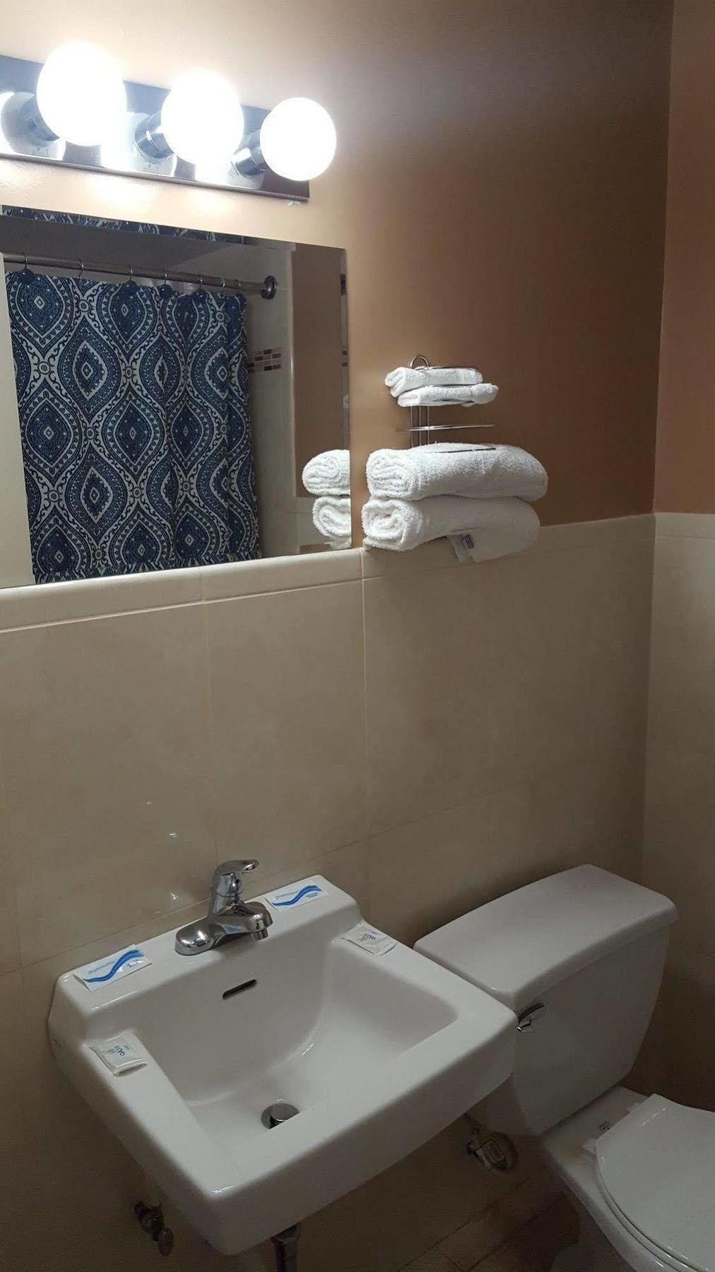 New Relax Inn Bridgeview Luaran gambar