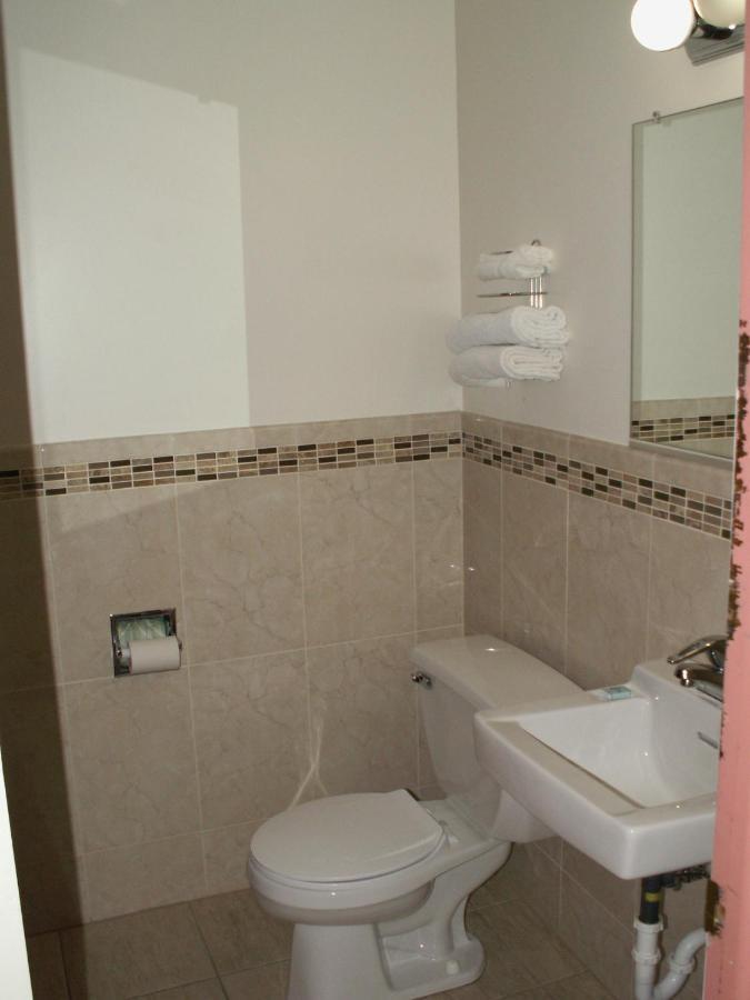 New Relax Inn Bridgeview Bilik gambar